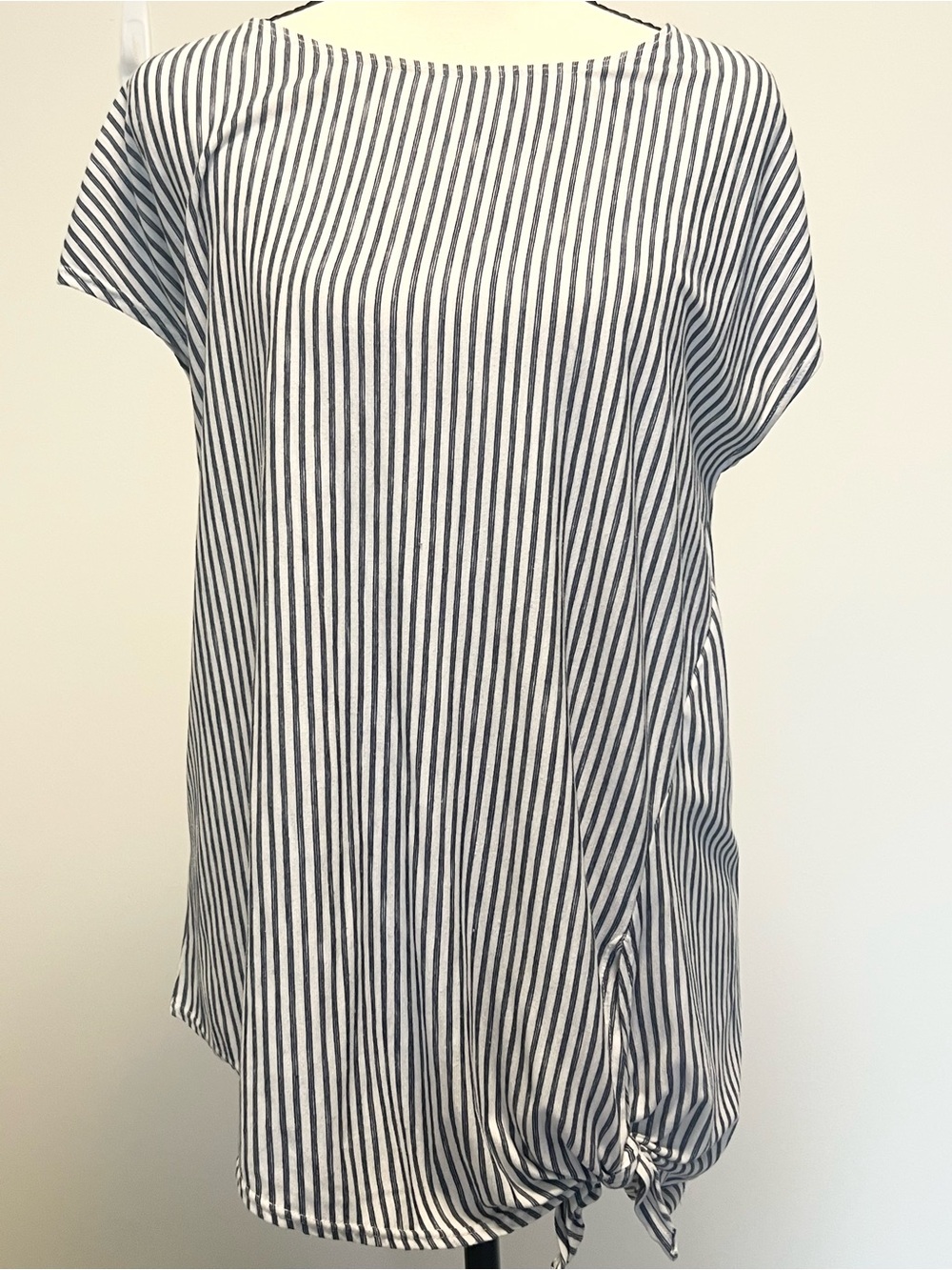Max‎ Studio Navy & White Striped Knot Hem Tank Top | Workwear
